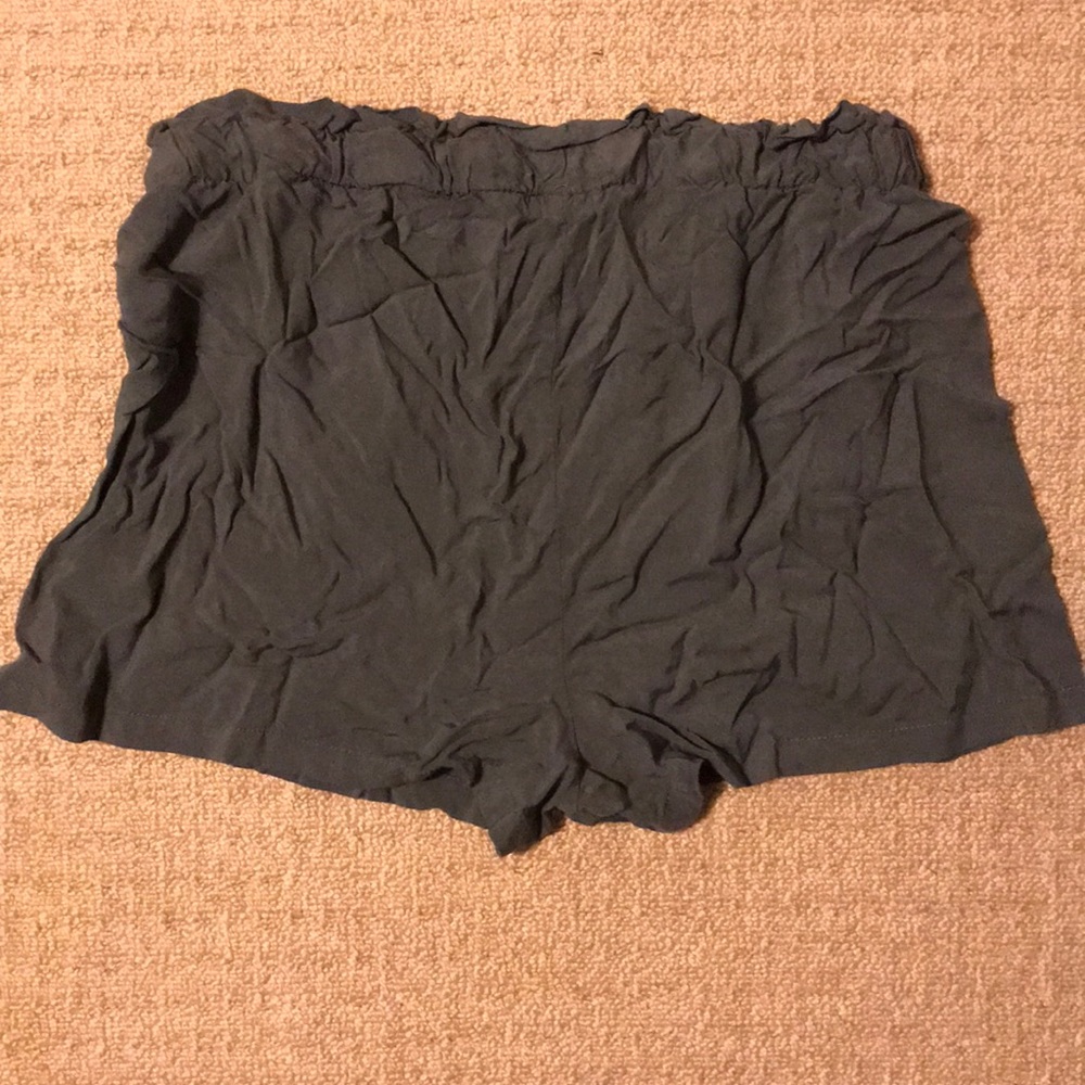 Shorts - Picture 3 of 3